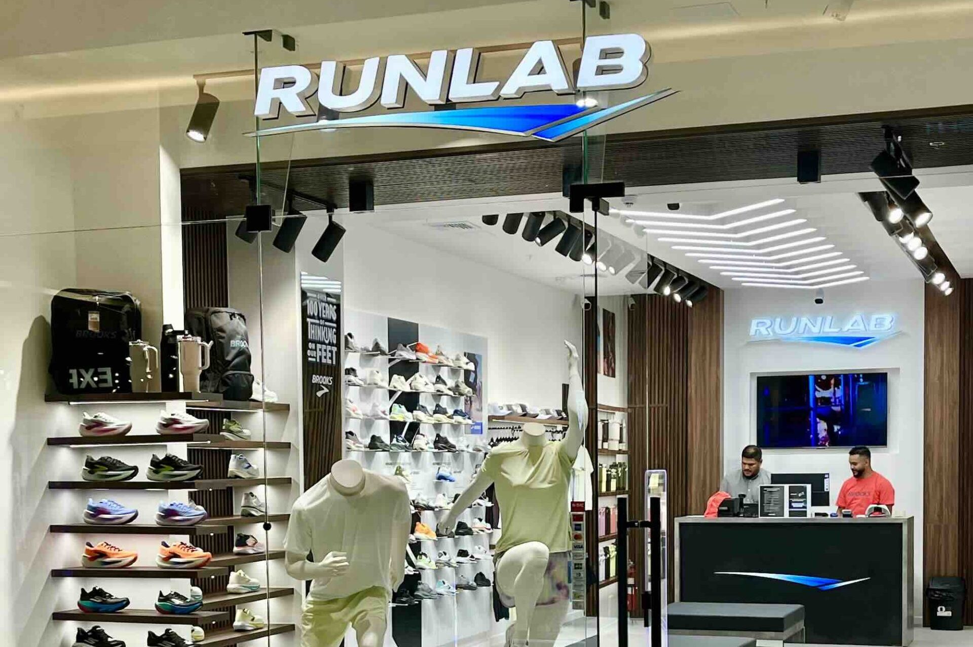 Run Lab 41422 RUNLAB abre sus puertas en Multiplaza Escazú | The Global CR